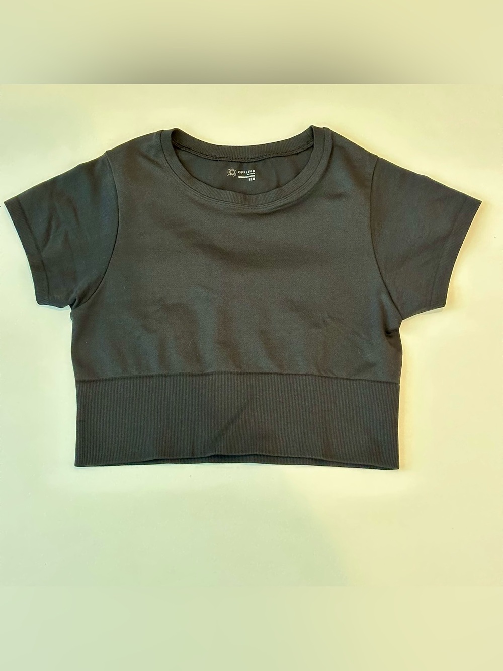 OFFLINE by Aerie Black Seamless Short Sleeve Cropped Tee Shirt Size M
